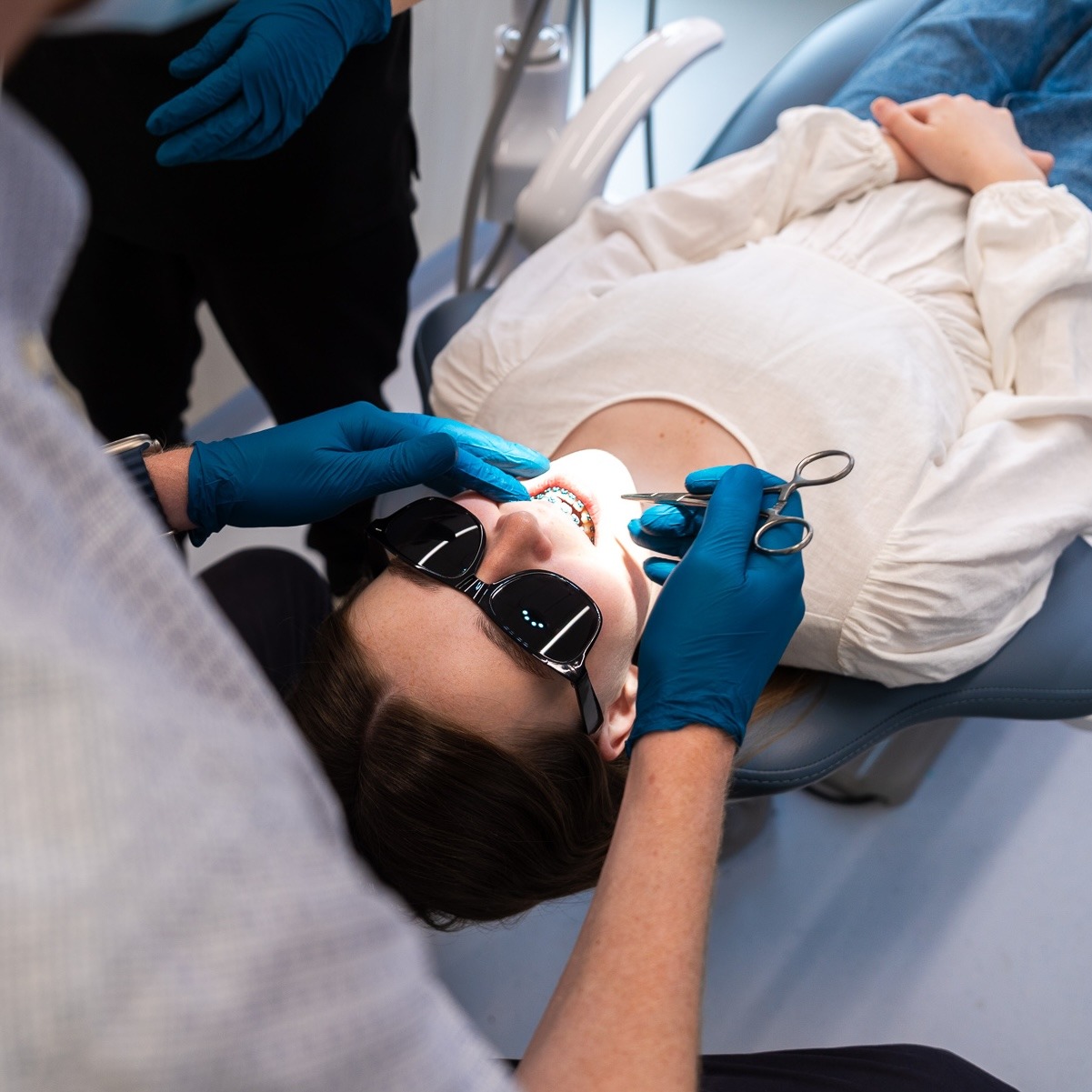 metal braces on model